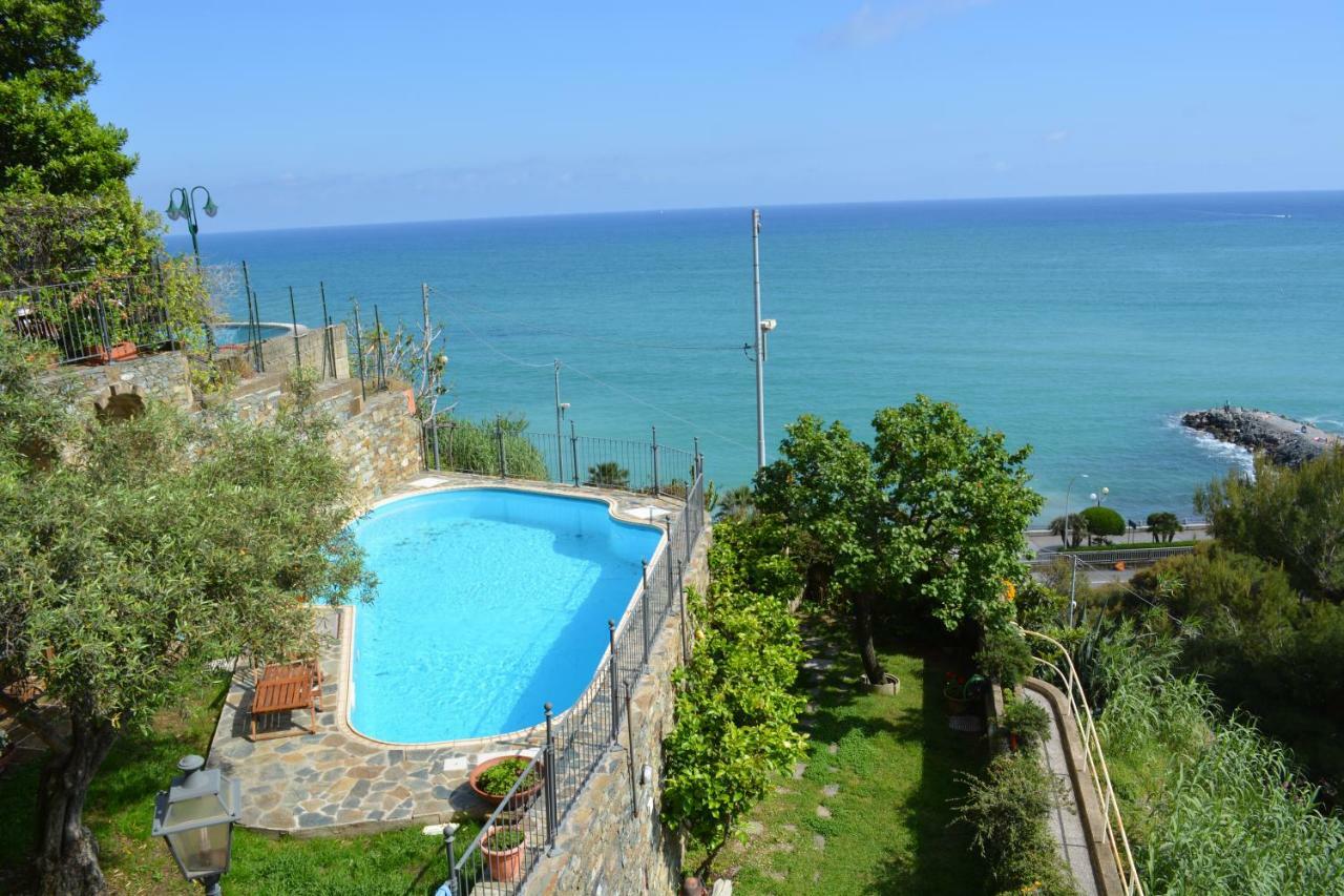 Ca Da Munta Bed And Breakfast Arenzano Bagian luar foto